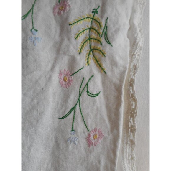 Vintage Pink Green Floral handmade embroidered Lace Dresser scarf runner - Picture 3 of 4